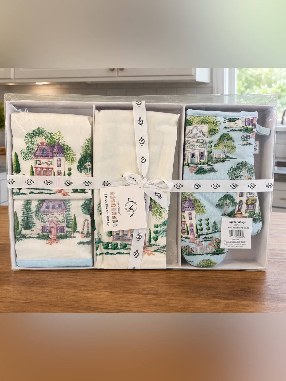 Lenox Spice Village 5-Piece Kitchen Gift Set | Apron, Oven Mitts, Kitchen Towels